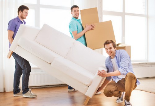 Local student removals service helping with a Waterloo end-of-tenancy move